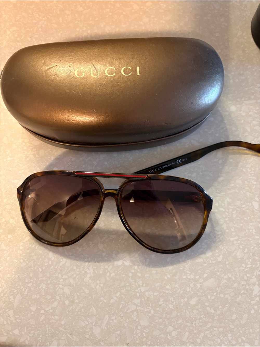 Gucci Tortoiseshell Aviator Sunglasses - Brown Gradient Lenses broken well loved